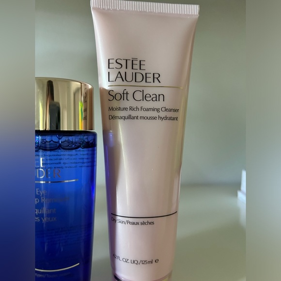 Estee Lauder FULL SIZE cleanser and make up removers - Picture 2 of 3